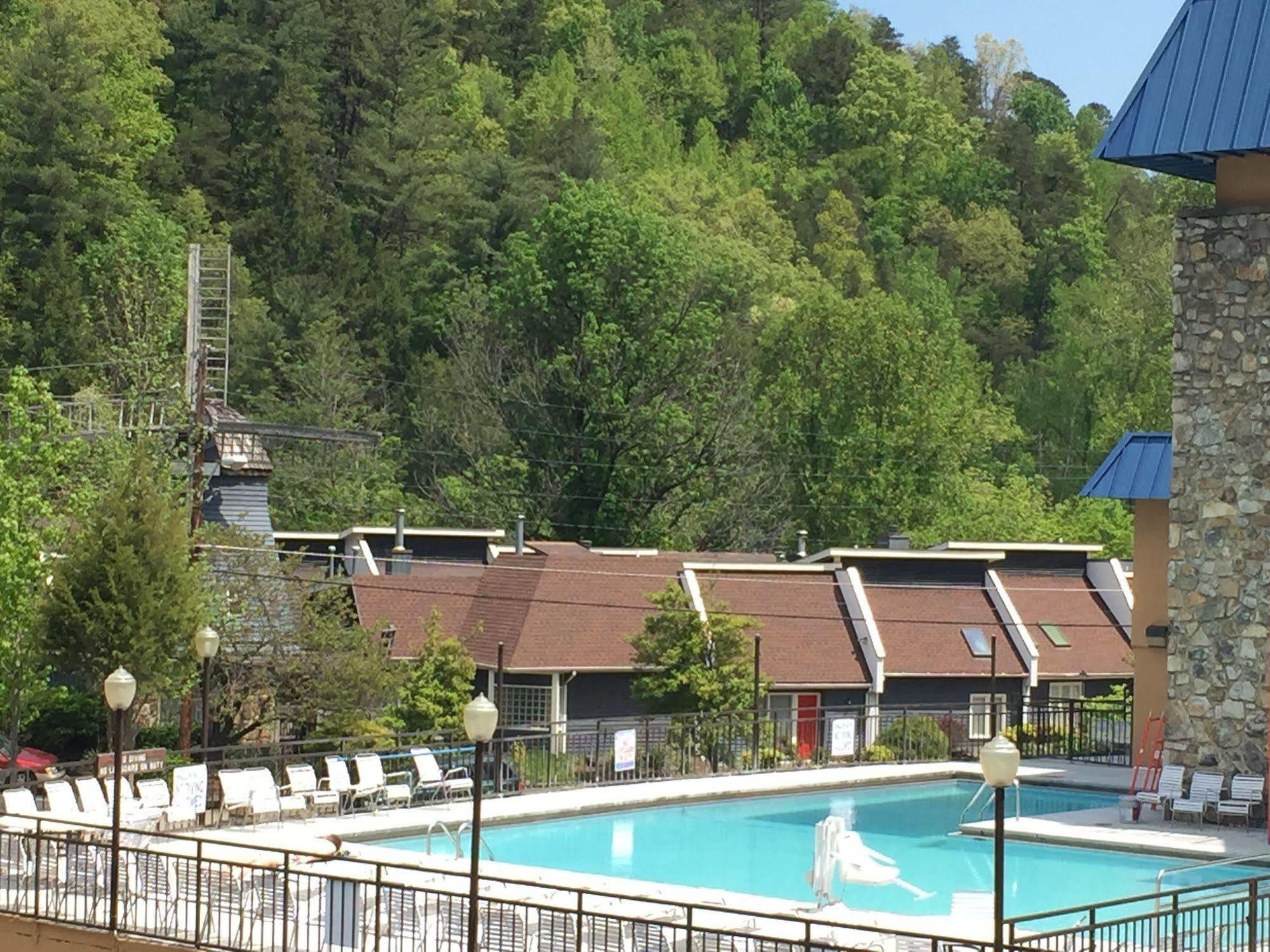 Clarion Pointe Downtown Gatlinburg Otel Dış mekan fotoğraf